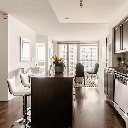 Downtown Toronto+Free Parking+Cn Tower View Apartment Ngoại thất bức ảnh