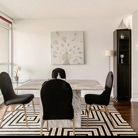 Downtown Toronto+Free Parking+Cn Tower View Apartment Ngoại thất bức ảnh