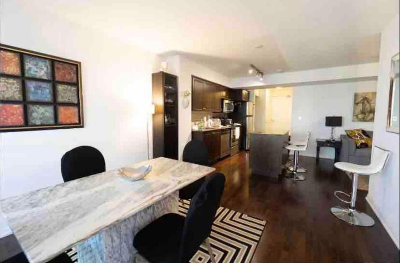 Downtown Toronto+Free Parking+Cn Tower View Apartment Ngoại thất bức ảnh