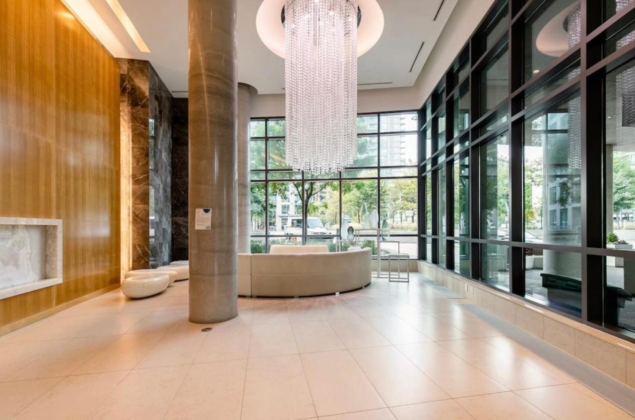 Downtown Toronto+Free Parking+Cn Tower View Apartment Ngoại thất bức ảnh