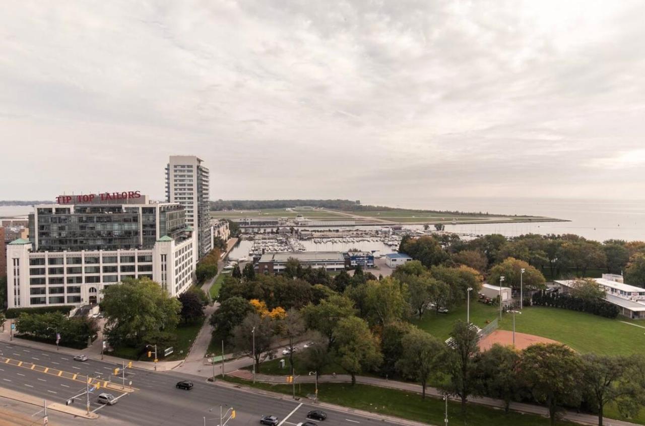 Downtown Toronto+Free Parking+Cn Tower View Apartment Ngoại thất bức ảnh